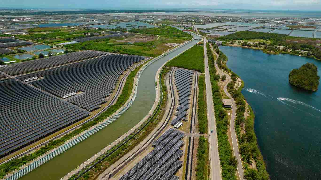 MG电玩能源事业提供智慧能源管理、、、太阳能监控管理、、全方位电厂建置及运维解决方案，，并拥有管理超过6000案场的经验